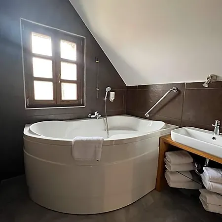 Strk Hotel 4*
